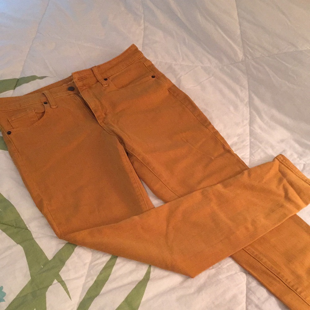 Mustard Skinny Jeans 🌭